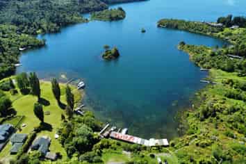 H143 Boat Shed, Lake Tarawera