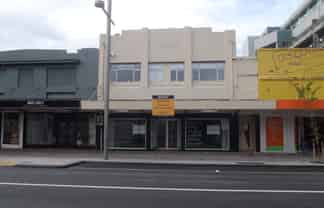 Central High Street - Quality Retail shop
