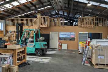 Quality  small industrial in Railway Avenue, Upper Hutt.