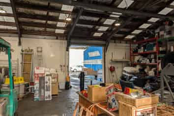 Quality  small industrial in Railway Avenue, Upper Hutt.
