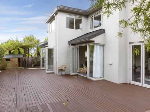 2/745 Acacia Bay Road, Acacia Bay