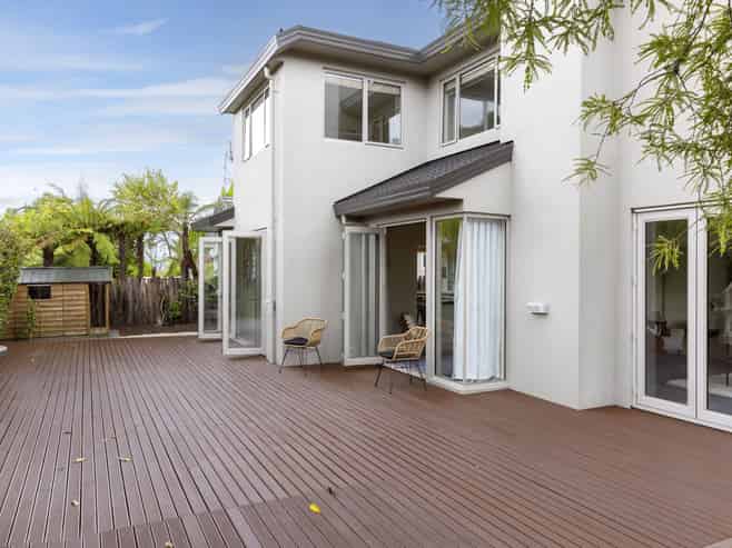 2/745 Acacia Bay Road, Acacia Bay