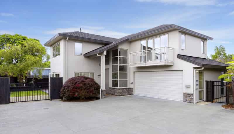 2/745 Acacia Bay Road, Acacia Bay