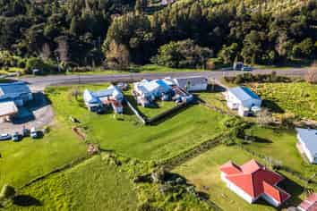 1095 Broadwood Road, Broadwood