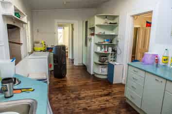 1095 Broadwood Road, Broadwood