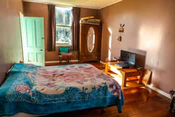 1095 Broadwood Road, Broadwood