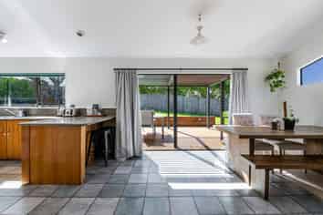 540 Whangaparaoa Road, Stanmore Bay