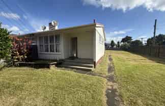 12B Johnstones Road, Otara