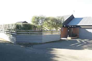 2/89 Walnut Ave, Ashburton