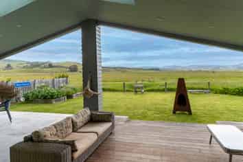 1245 Coast Road, KARITANE