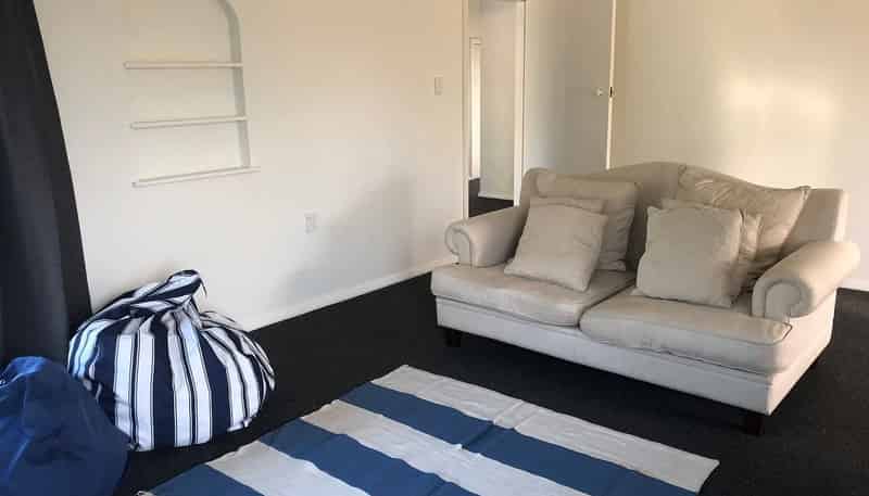 427 High Street South, Carterton