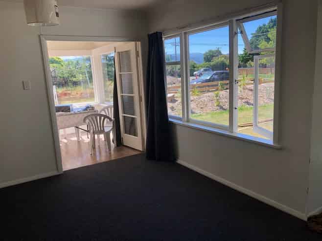 427 High Street South, Carterton