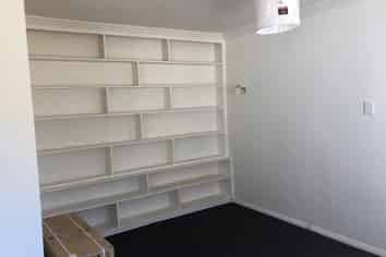 427 High Street South, Carterton