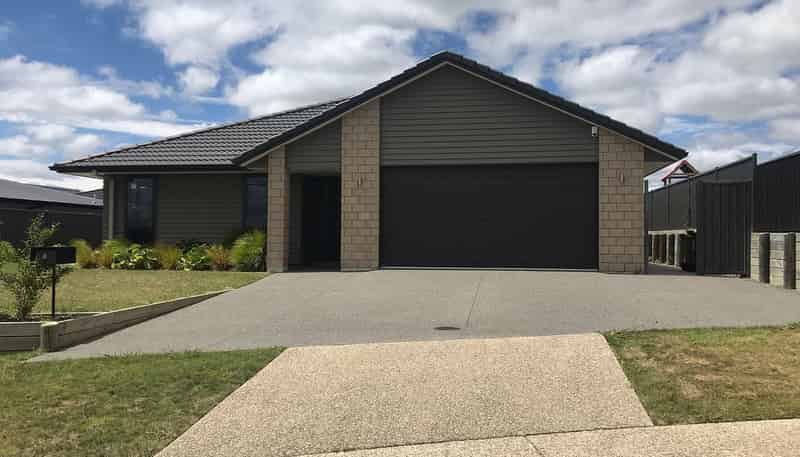 6 Robley Road, Pyes Pa