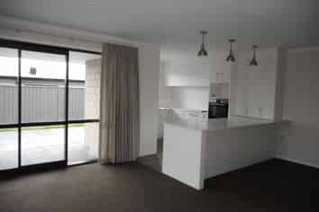 6 Robley Road, Pyes Pa