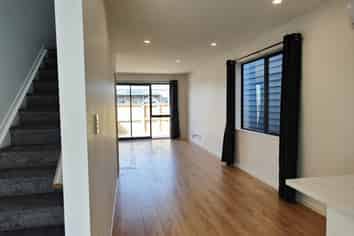 33 Kaha Road, Takanini