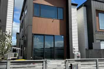 10 Parahau Road, Papakura