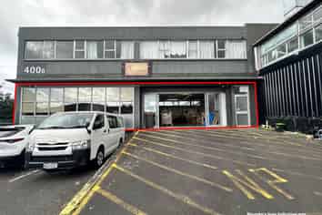 VERSATILE SHOWROOM / STORAGE / OFFICE
