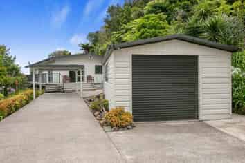 5 Lucy Road, Waiomu