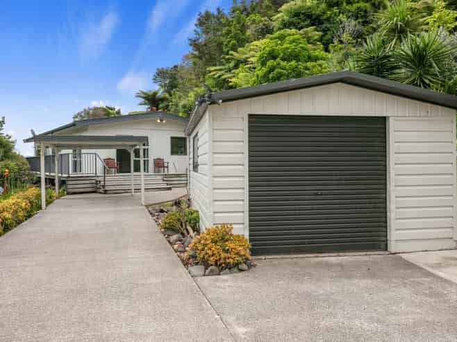 5 Lucy Road, Waiomu
