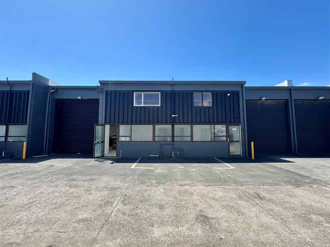 CBRE | Versatile Warehouse in Secure Complex