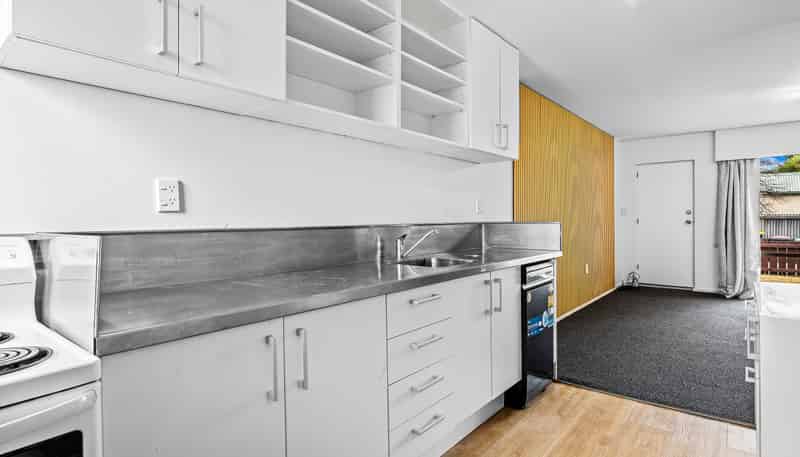 1/605 Hereford Street, Linwood