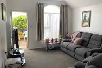 a/83 Romilly Street, Westport