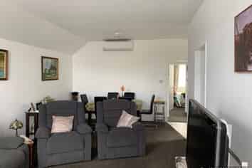 a/83 Romilly Street, Westport