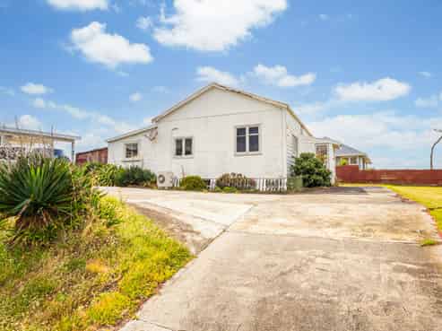 16 Egmont Street, Castlecliff