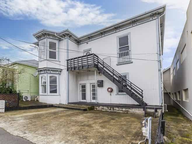 2/60 Wilson Street, Newtown