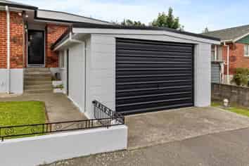 15 Sherratt Street, West End