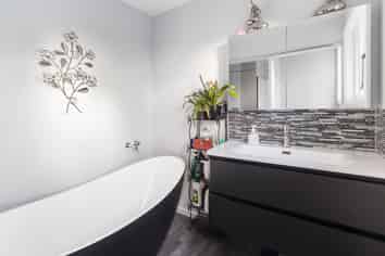 15 Sherratt Street, West End