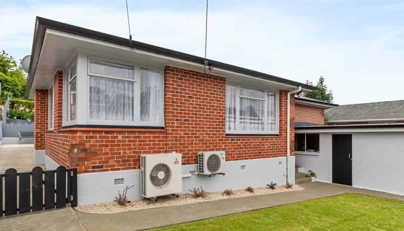 15 Sherratt Street, West End