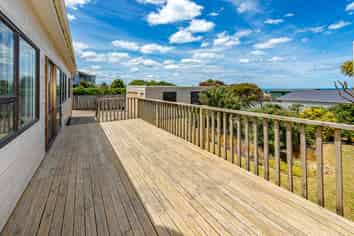 13 Okiwa Terrace, Waiinu Beach