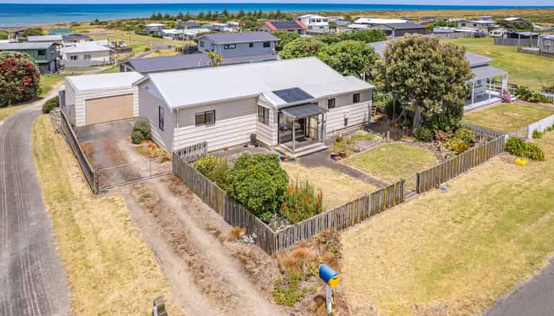 13 Okiwa Terrace, Waiinu Beach