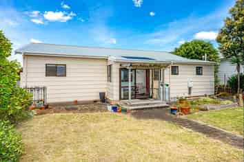 13 Okiwa Terrace, Waiinu Beach