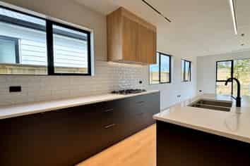 386 Te Taruna Drive, Milldale