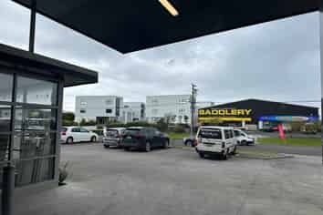 Hurlstone Drive Warehouse