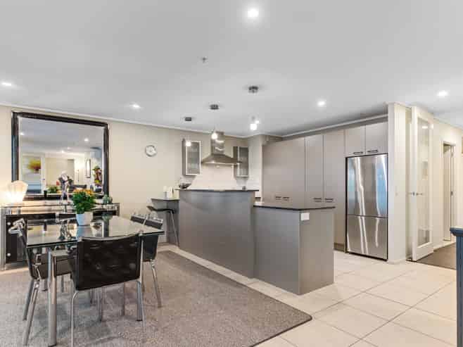 1501/72 Devonport Road, Tauranga