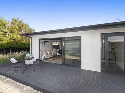 2/18 Lamorna Road, Parklands