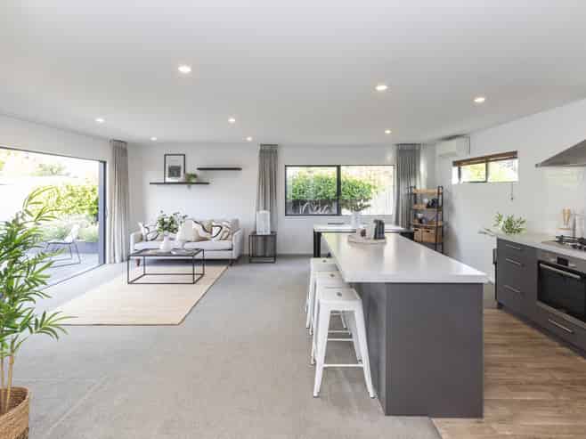 2/18 Lamorna Road, Parklands