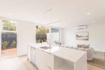 196 Main Road, Redcliffs