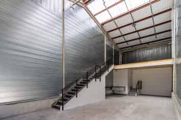 High-Spec 127sqm Unit - Central Penrose