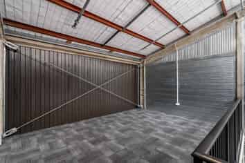 High-Spec 127sqm Unit - Central Penrose