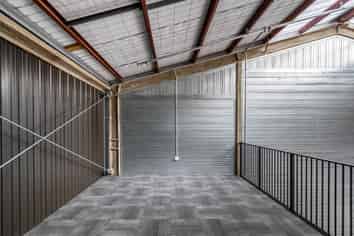 High-Spec 127sqm Unit - Central Penrose