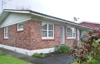 4/223 Pt Chevalier Road, Point Chevalier