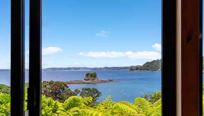 56 Grand View Road, Leigh