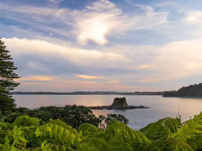 56 Grand View Road, Leigh