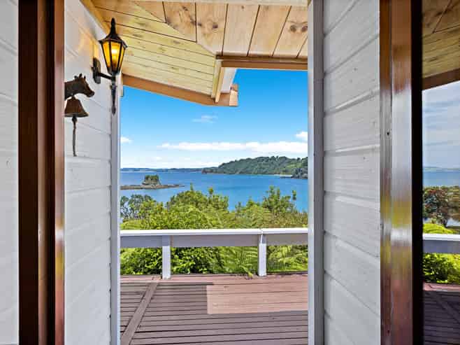 56 Grand View Road, Leigh