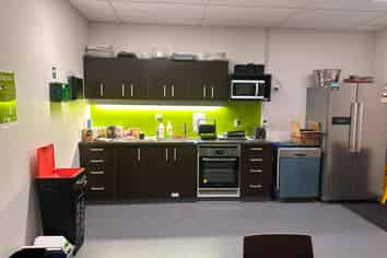 Outstanding CBD Warehouse, Showroom & Office